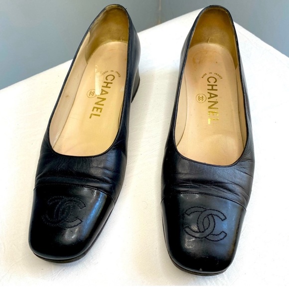 Vintage Chanel Cap-toe Low Heels - Picture 1 of 5